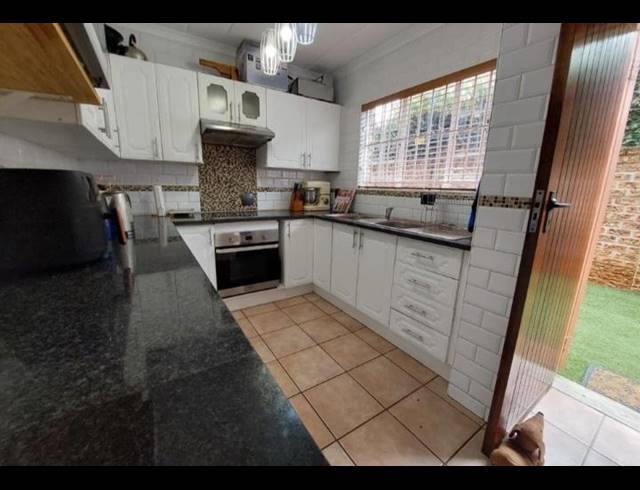 3 BEDROOM HOUSE FOR SALE IN MAGALIESKRUIN